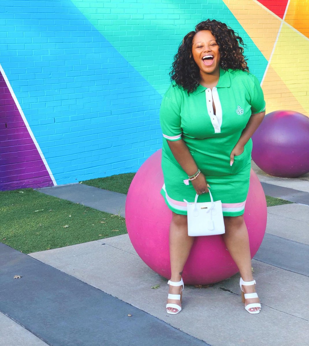 BDeniseCole's tweet photo. Can you tell I’m excited about this month’s @ivystorehouse IvyBox? I’m even more excited about all the blessings coming my way this summer! #ivybox #ivystorehouse #ivyboxambassador #alphakappaalpha #aka #pinkandgreen https://t.co/MfaX69TwAd