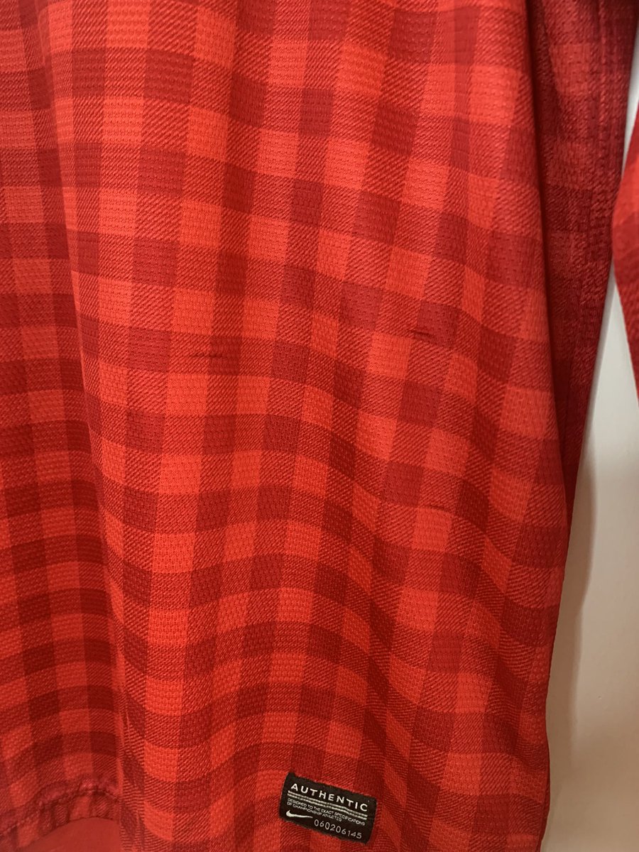jakesshirts's tweet photo. Haven’t been active on here/Instagram for the last few weeks but I still have these for sale! Retweets appreciated!
Add £4 for UK postage. 
£15 for international.

Manchester United 2012/13
Large
Good condition (a few pulls)
£80 https://t.co/rOMKuz3kID