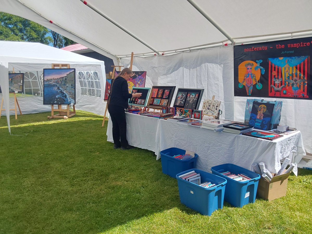 xPeter_Harrisx's tweet photo. We're just finishing the set up for @Amywalshharris and Jo Forrest's art show in Paris. Come by Capron Street for a garden party of art and refreshments. https://t.co/LVCE6hHOSk