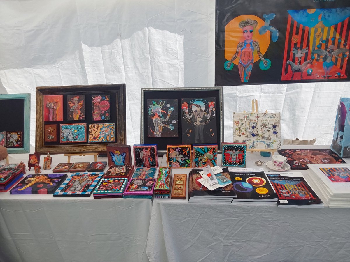 xPeter_Harrisx's tweet photo. We're just finishing the set up for @Amywalshharris and Jo Forrest's art show in Paris. Come by Capron Street for a garden party of art and refreshments. https://t.co/LVCE6hHOSk