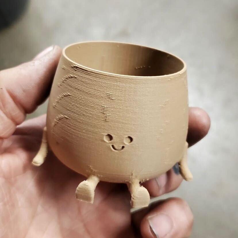 HATCHBOX3D's tweet photo. Shout-out to our Hatchbox PLA WOOD and @designs_by_todd_ for putting a smile on our face!
"Smells like wood, sands like wood!"
#hatchbox #3dprinting #filament #hatchbox3d #woodpla https://t.co/n0Xm3IpMrT