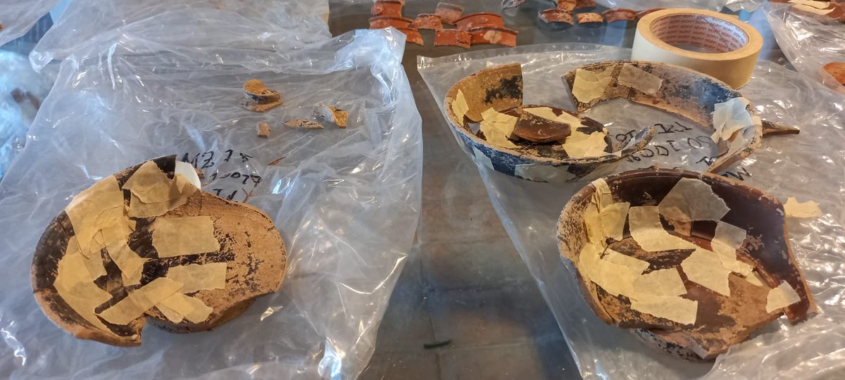 MarzuoloM's tweet photo. It's all hands on deck puzzling pots in #Cinigiano where MAP co-director Gijs Tol @UniMelb, Filmo Verhagen @UU_University, Tanja van Loon, &amp; Agnese Livia Fischetti #knir are studying and conserving 200+ terra sigillata vessels recovered from site in 2018. https://t.co/xzBObrNSeX