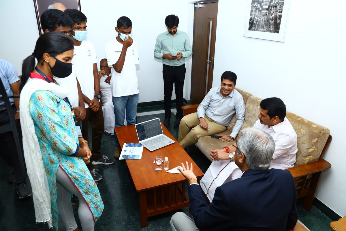 V_Senthilbalaji's tweet image. A team with tons of talent.! 
My best wishes to this energetic @teamseasakthi from Kumaraguru College of Technology, Coimbatore who are the first to represent our country at the prestigious Monaco Energy Boat Challenge 2022. My hearty congratulations and wishes for their success.