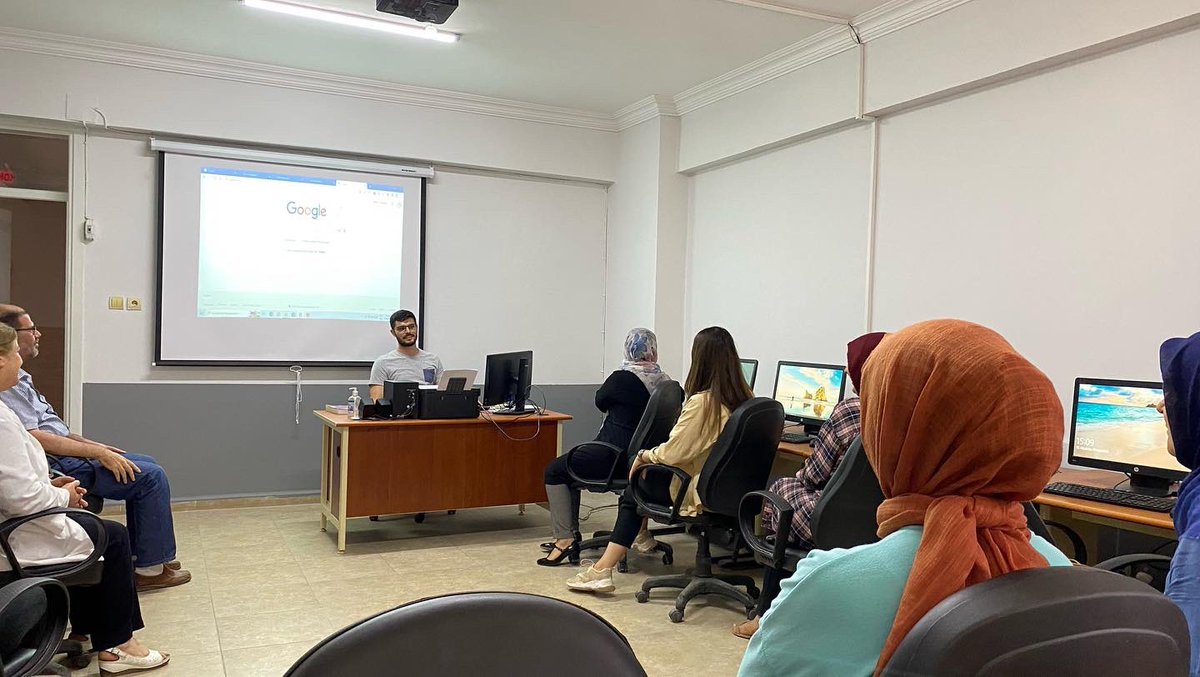 reyhanlihem's tweet photo. Kurumumuzda görev yapan eğiticilerin “Dijital Becerilerini Geliştirmeye” yönelik “İnternet ve E-Posta Yönetimi” kursu verildi.
@tcmeb @mebhbogm @hataymem @MemReyhanli https://t.co/GgmjNz2wGV
