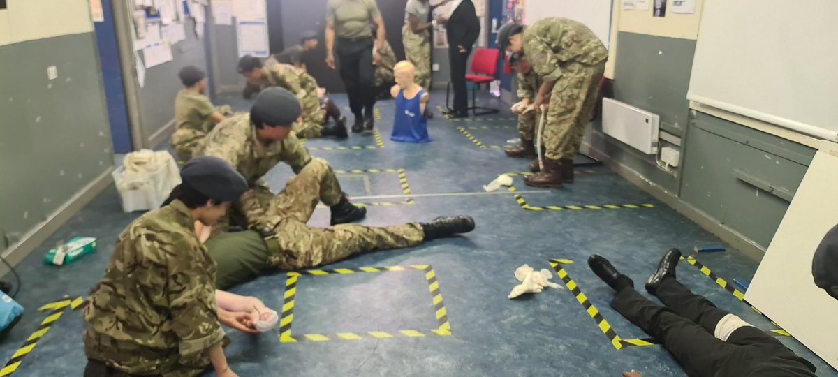 Oc 406 Sqn Willesden tweet media