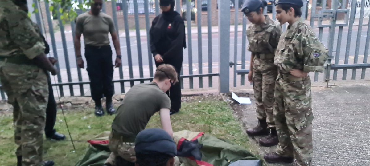 Oc 406 Sqn Willesden tweet media