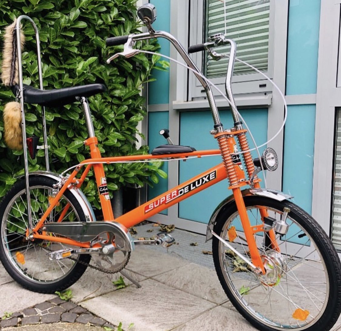 frankzdeluxe's tweet photo. Nachher, wenn die Hitze des Tages geht, schwinge ich mich auf meinen Feuerstuhl und cruise im Abendwind der Freiheit und dem Sonnenuntergang entgegen. So wie früher. 🤘 Easy Rider rocks forever😎 #Hitzewelle #Sommer #Hitze https://t.co/kHXP8qWiA6