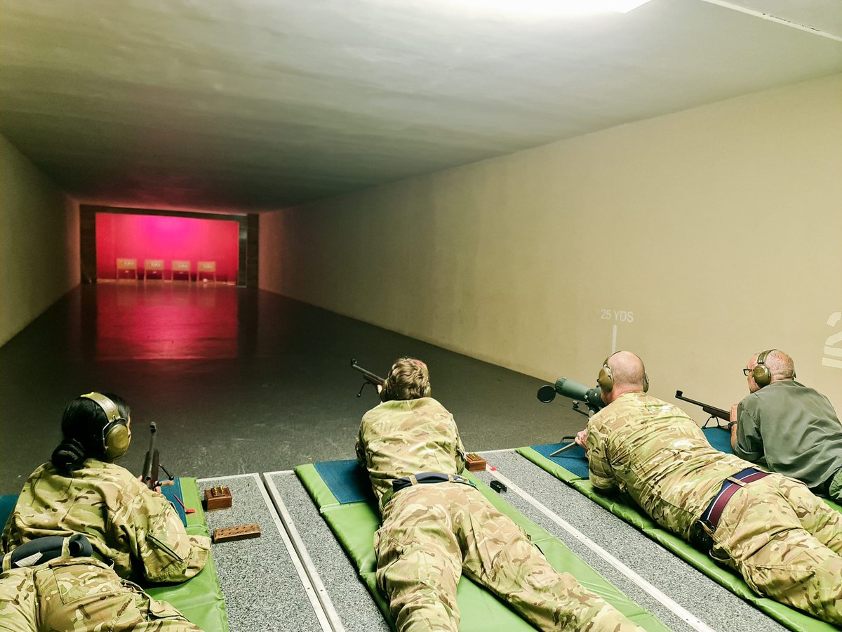 Oc 406 Sqn Willesden tweet media