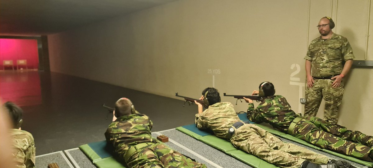 Oc 406 Sqn Willesden tweet media