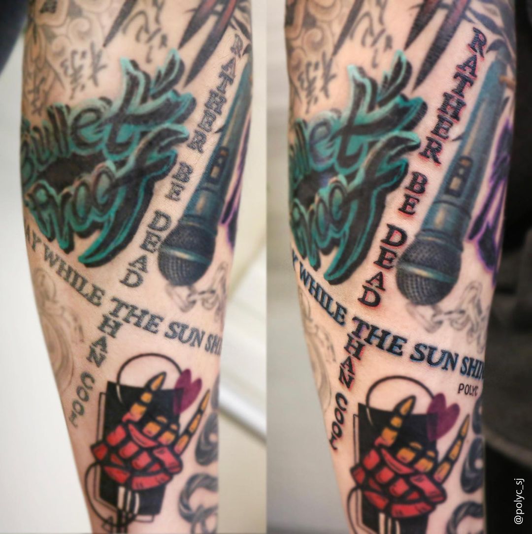 jhoprs's tweet photo. não acredito que to vivendo o dia em que finalmente tivemos a oportunidade de ver as tatuagens do jungkook em full hd 4k https://t.co/VnAeRyNl85
