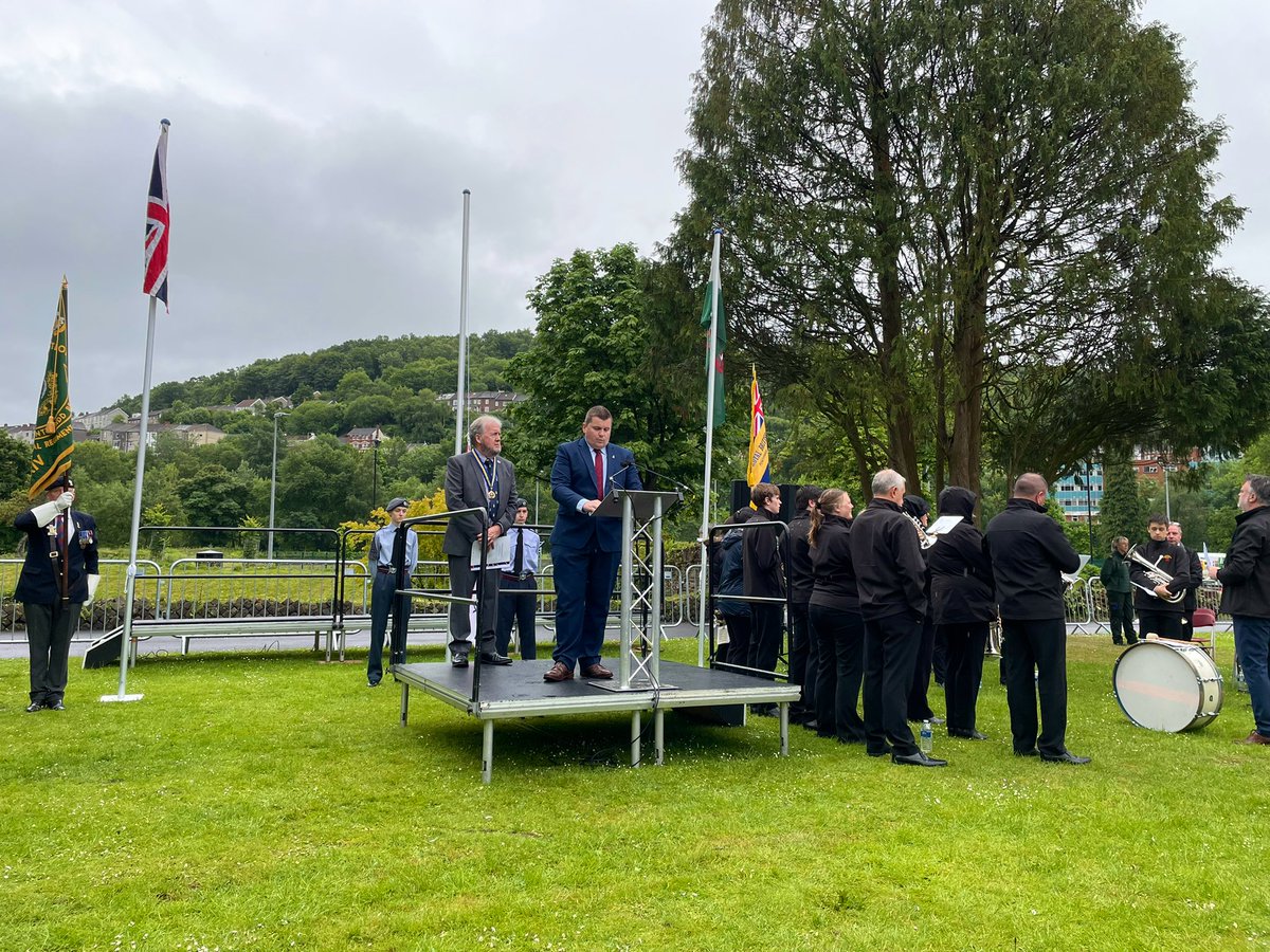 AlexDaviesJones's tweet photo. An absolute pleasure & a privilege to attend @RCTCouncilβs #ArmedForcesDay 2022 celebrations at Ynysangharad park this morning.
The typical Welsh weather didnβt even put a dampener on the event βοΈ #Pontypridd #TaffEly https://t.co/g9k4JTwG1S