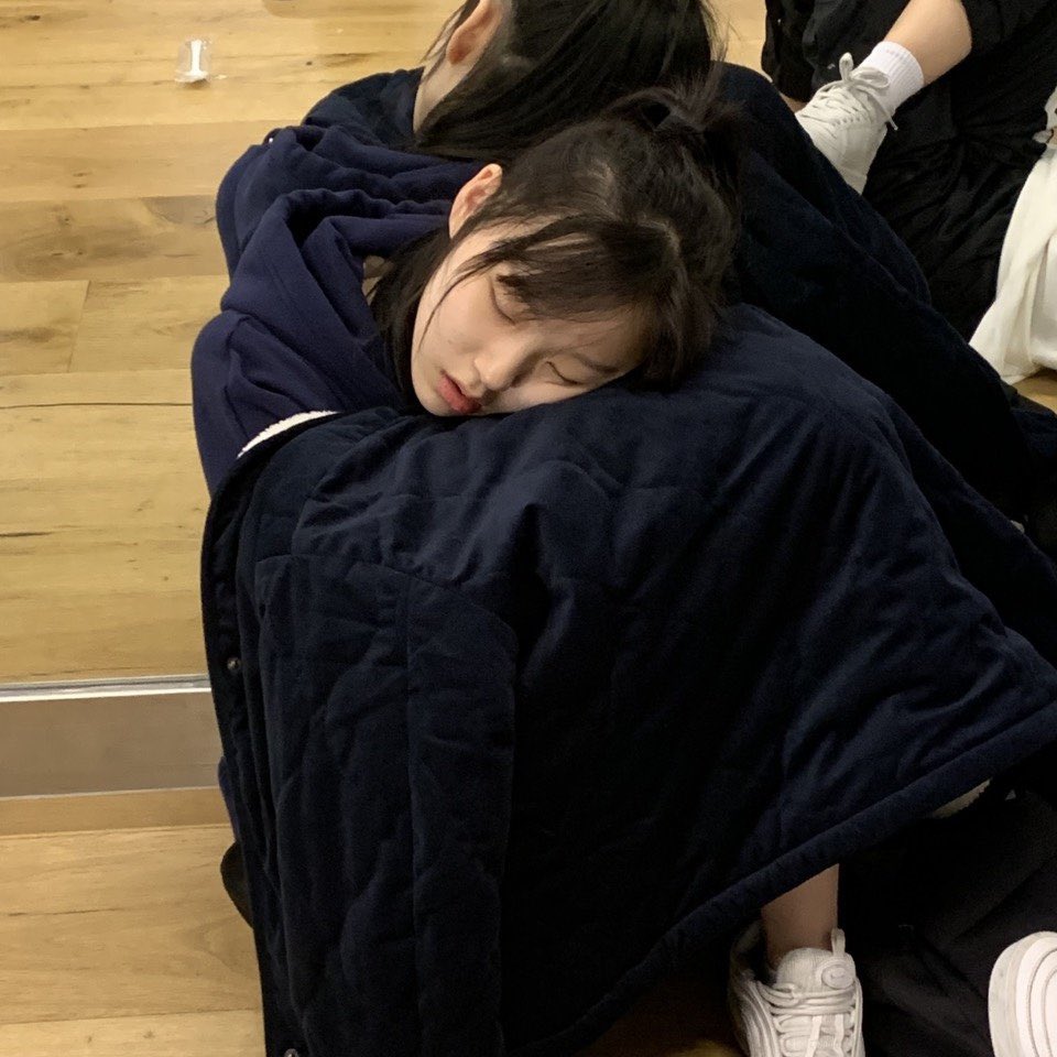 sxoxative's tweet photo. 저 말랑 아기볼 어떡해!! https://t.co/iDGyiFXHs9