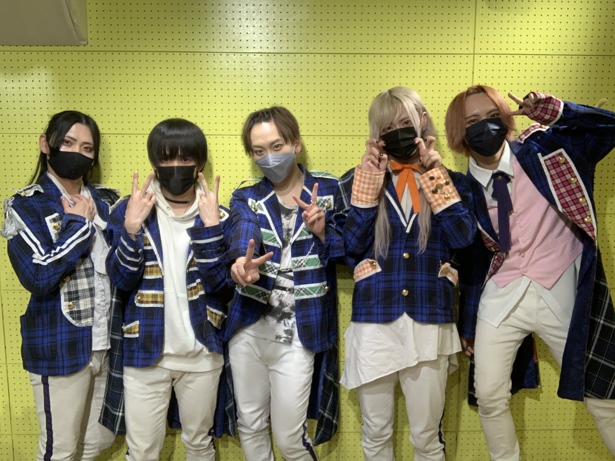 12starium's tweet photo. 本日は池袋にお越し頂きありがとうございました💫
次のライブはこちら‼️

0のつく日は『笑顔¥0-（スマイルゼロ円）』

🗓 6/20(月)
📍 HOLIDAY SHINJUKU
🕚開場13:45／開演14:10
🔭時間19:35〜19:50
🎁特典会20:40〜22:10
🎫 前方¥3000 / 後方 ¥0(各+1D)
✍ https://t.co/MkHqYg1lRV https://t.co/wVaoL1NMtp