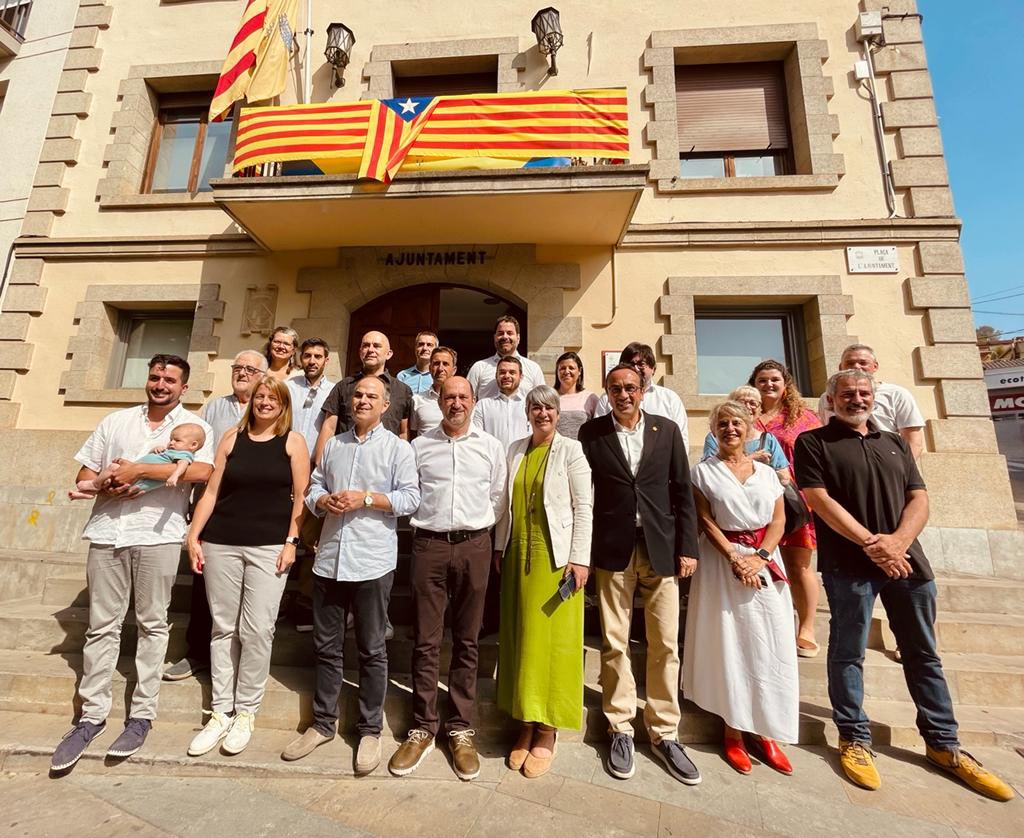 joseprull's tweet photo. Molt emocionat d’assistir al relleu de l’alcaldia de #TorrellesdeLlobregat de qui ha estat un gran alcalde, Ignasi Llorente, a l’admirat i bon amic @EduardGarciaRi, amb qui fa tants anys que lluitem per la llibertat de Catalunya. 

Molta sort i encerts! https://t.co/oIDBwzeBzv