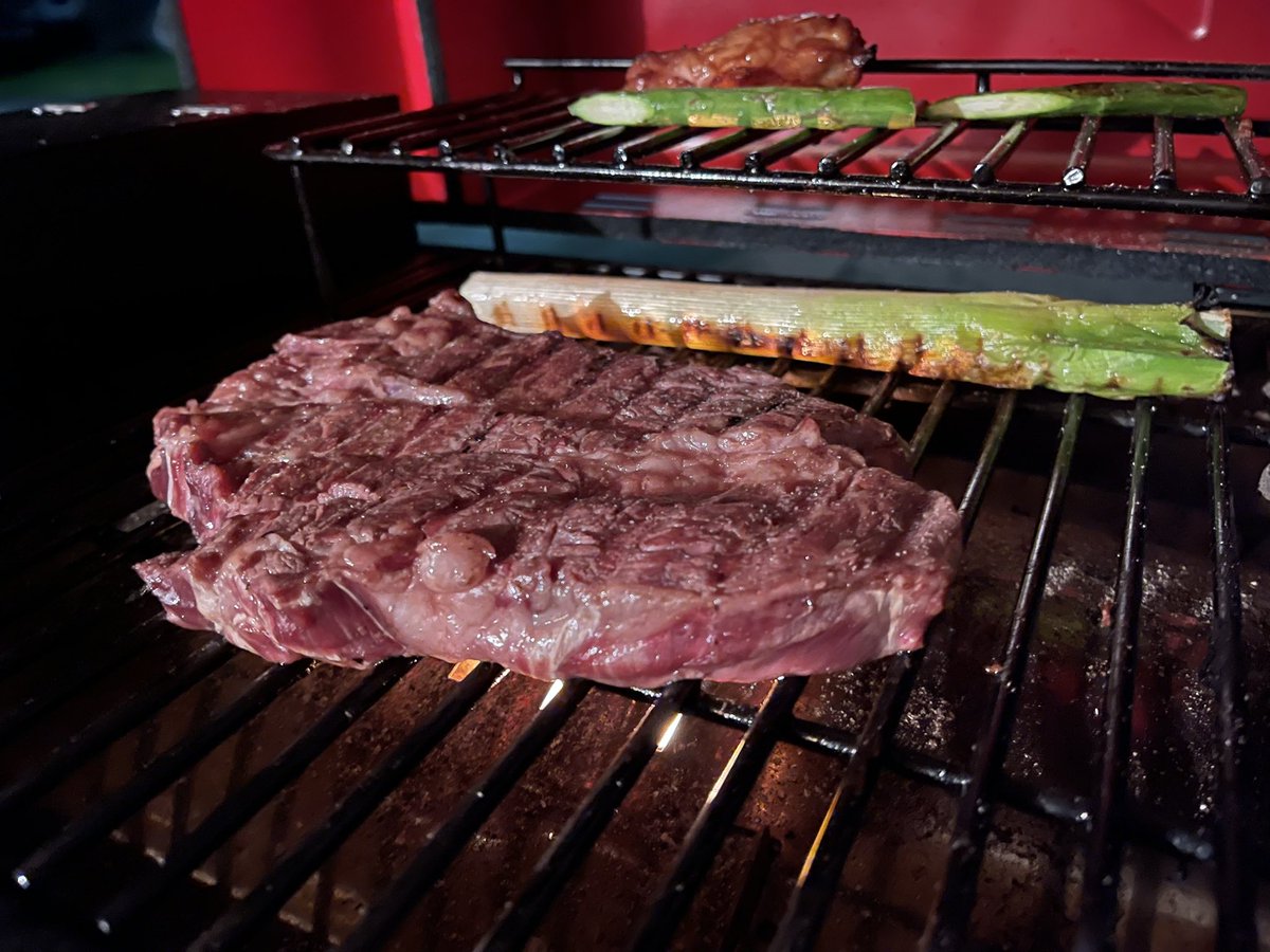 EagleGz's tweet photo. #ASMOKE #BBQ #キャンプ飯 #ステーキ 
ついにASMOKEでステーキ
いきまーーーす！ https://t.co/uR3G0viujB