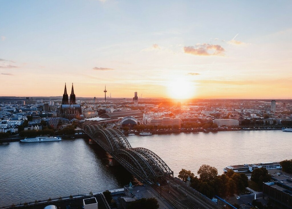 Wingly_UK's tweet photo. 🛩️Beautiful flight over Cologne in Germany😍
.
.
.
.
.
.
#flywingly #wingly #privateplane #privateflight #flightsharing #avgeek #smallplane #aviationworld #aviationnerd #planelovers #aviationphotography #aviationgeek #aviationdaily #photoo… https://t.co/plhLjdIvIH https://t.co/vbvO3QDzFp