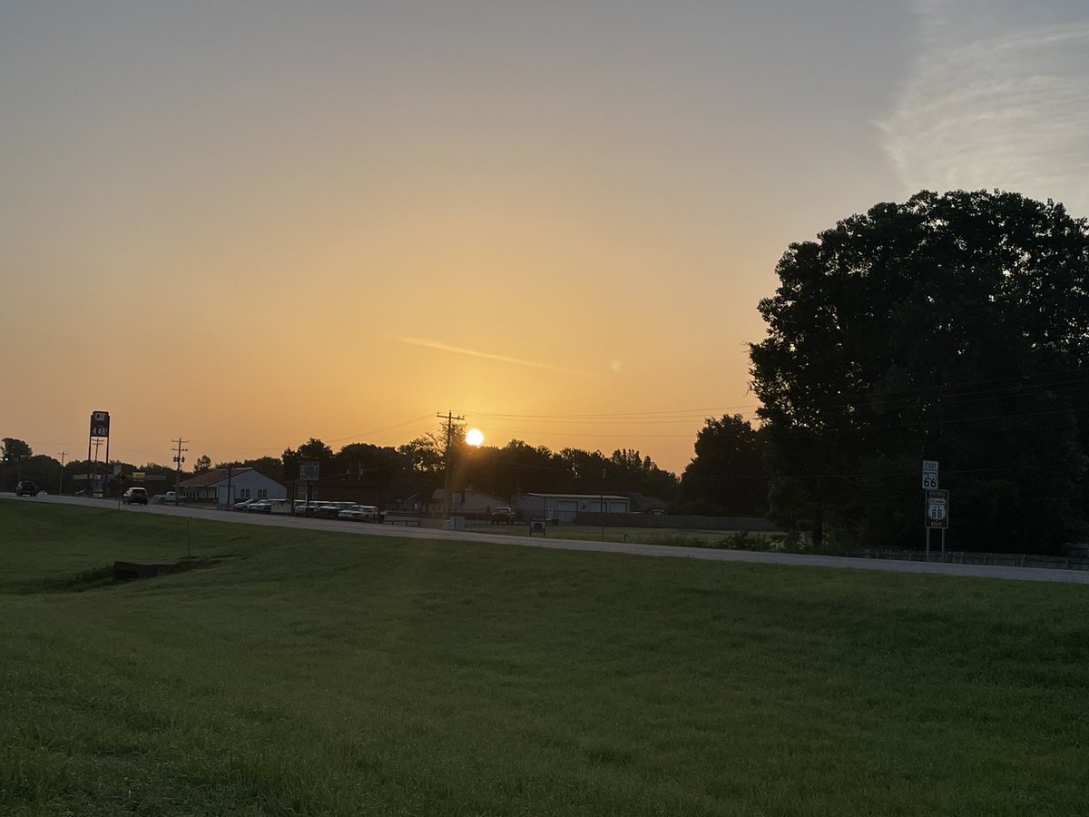cairochris's tweet photo. Last night I crossed the border into my 49th state, and final one of the lower 48!  Had a beautiful sunrise this morning to celebrate and grabbed a donut from what looked like a classic Route-66 style place. 

#route66 #motherroad #history #oklahoma #roadtrip #sunrise #us66 https://t.co/8T1lCst4Gh