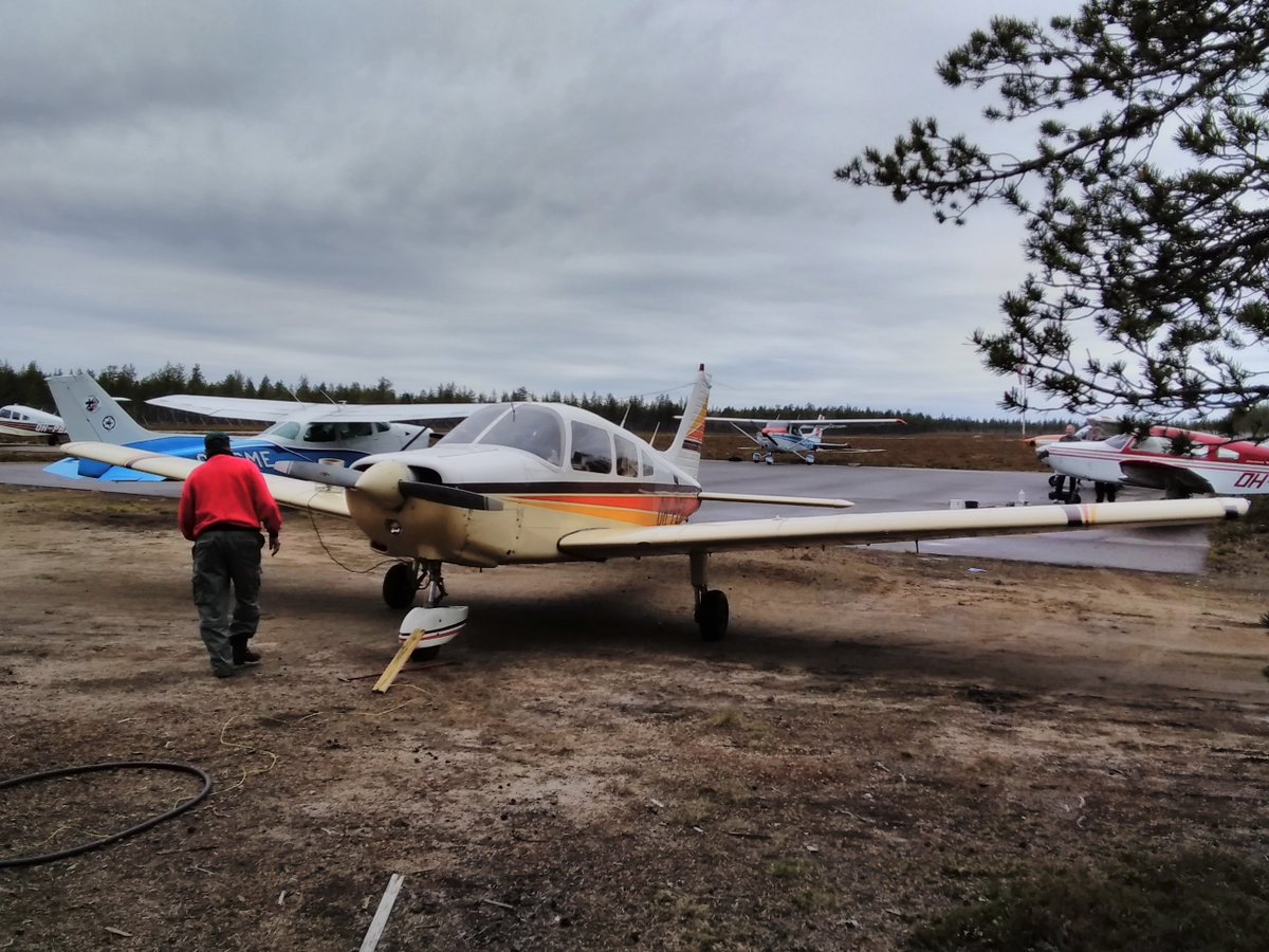 SMLL2's tweet photo. #EFAA Fly-In sää suosii ja toimintaa koko ajan. Koneet lähdössä seuraavalle lentoretkelle. https://t.co/n45utMIeBJ