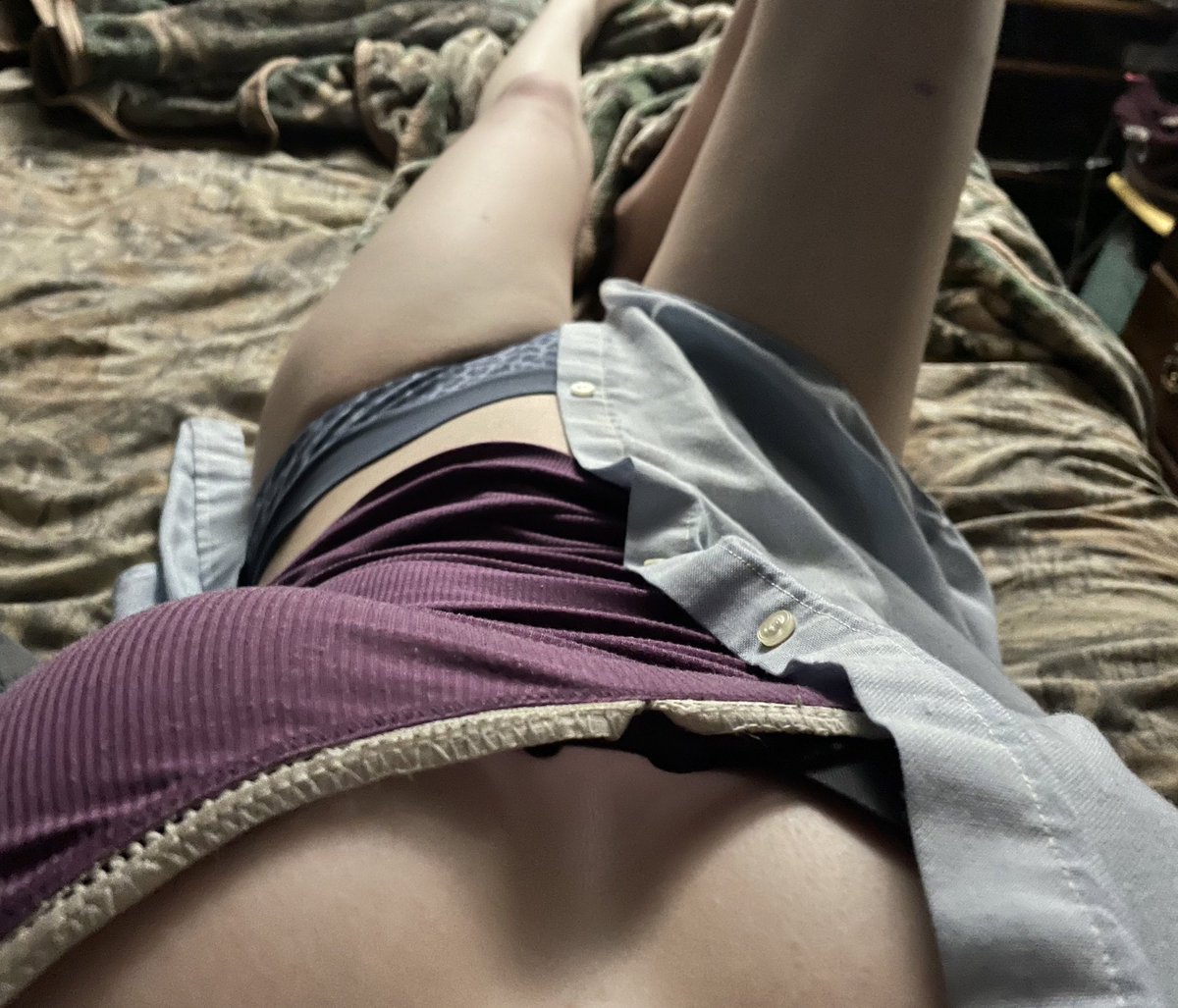 WorkerDivine's tweet photo. Whose up and ready to send me some money 🤑?  Like,  Follow me, and RT this tweet when you’re done. https://t.co/Jm5ProZAP3