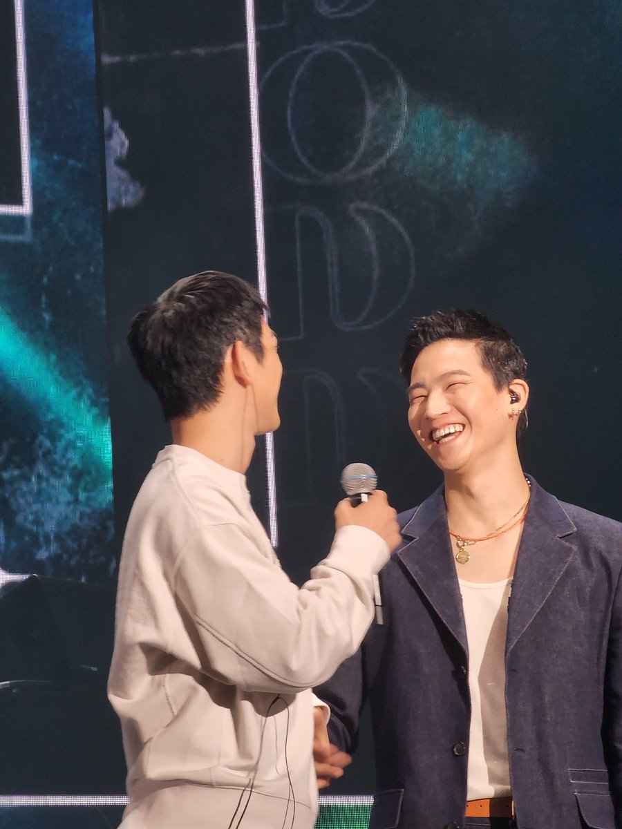 Peaches_n_mints's tweet photo. Places change, and so is the time...but That love behind those smiles is constant ~ TT https://t.co/wEUOxkq8RN