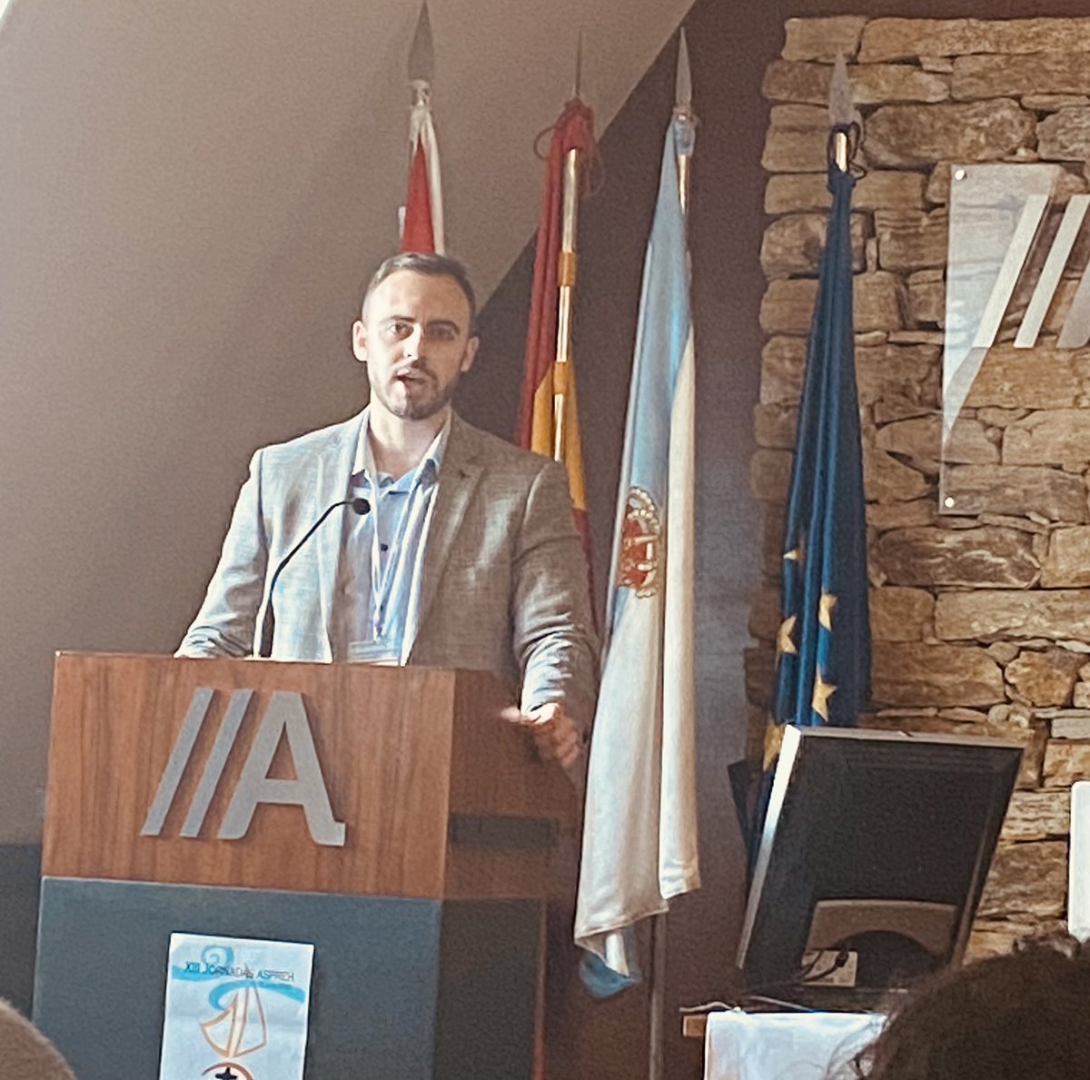 Alejandro García de la Noceda, Business Development Manager en <a href="/DiveMedical/">DIVE Medical</a> nos presenta DIVE, dispositivo de exploración  de la #FunciónVisual en pacientes no colaboradores #InteligenciaArtificial #EyeTracking #Binocularidad #Controloculomotor #BajaVisión #XIIIJornadasASPREH
