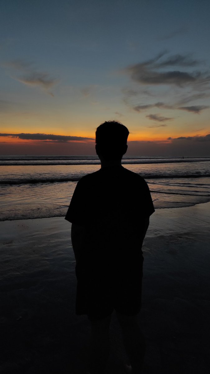 0xHarryry's tweet photo. Im going to bali with my fam, and my paretns friends, first time for me to bali, even i was indonesia people hahah  so much fun and new experience for me, gonna meet my Web 3 friend and gonna enjoy my 3 days left in here 💕 @DBDegenSOL #DownBadTogether https://t.co/KbZHPjhFvA