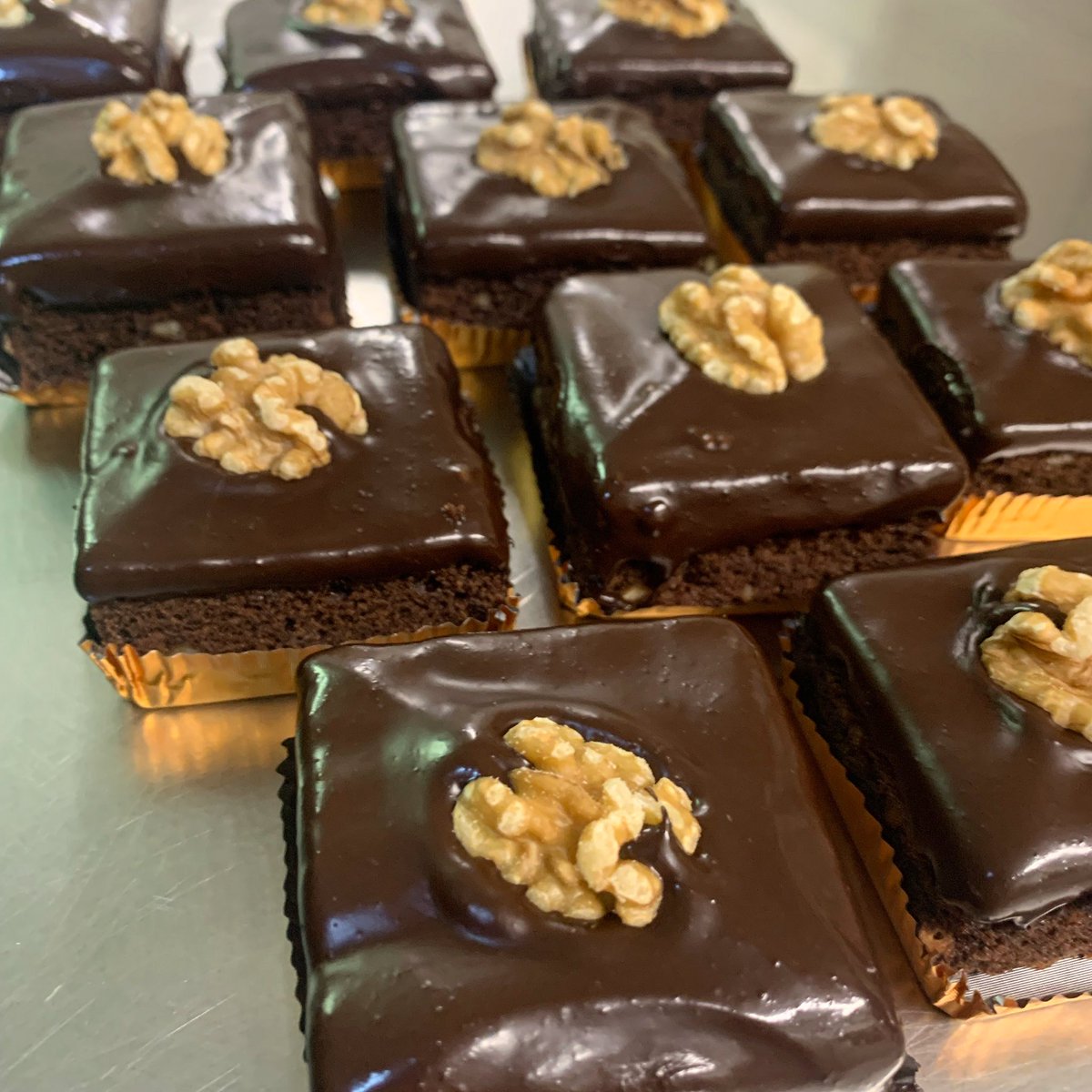 flecaArbuse's tweet photo. 🍫Brownies🍫

#calarbusé 

#xocolata
#chocolate
#somartesans #Llagostera https://t.co/vDMUwPnDGx