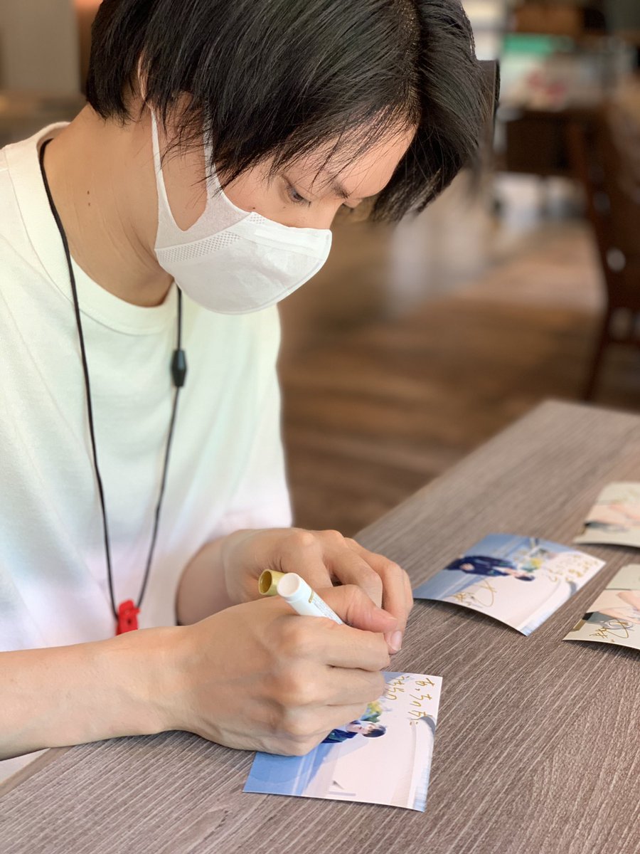 yanagiktr's tweet photo. 【新作ブロマイド予約受付中です】

たくさんのご予約をありがとうございます！
メッセージはひとつひとつ違います。
楽しみにして頂ければ幸いです。（スタッフ）

ブロマイド5枚セット (6月の[やな散歩])
ランダムでサイン&amp;メッセージ入り
サイズ: L判

https://t.co/76aqdJKoFO

#柳浩太郎 https://t.co/nbVTgKGI7j