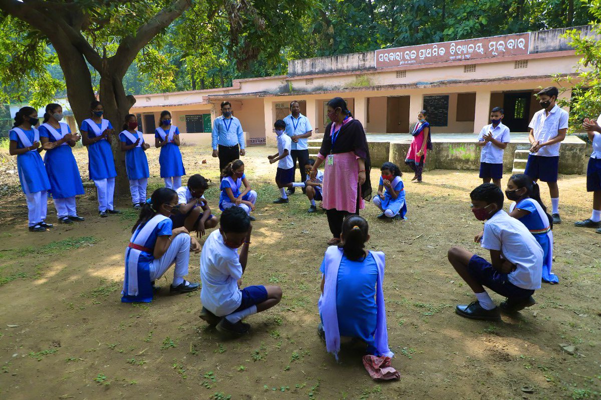 PSSOdisha's tweet photo. Govt UPS, Mulbar in Bargarh is second home for alumnus Tilotamma Sahu. An outstanding educator today, she has been rendering her selfless services by providing free tuition classes. As a result, academic performance of the school has gone up &amp; witnessed a steep rise in enrolment. https://t.co/OSeVjbd2x0