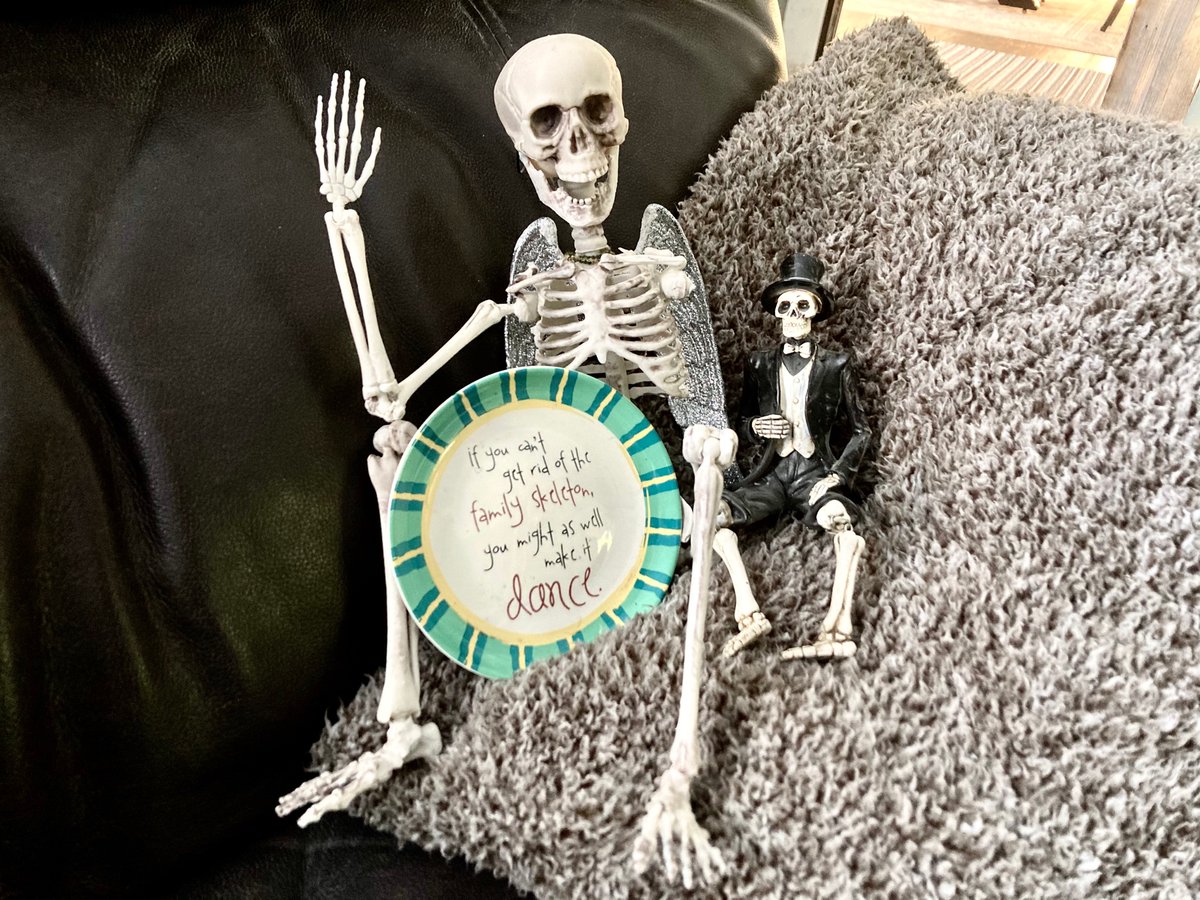 KARENSTEVER's tweet photo. Some Skeleton #wisdom for you. 💀 🤚

#SaturdayMorning https://t.co/NwbHHFBWeA