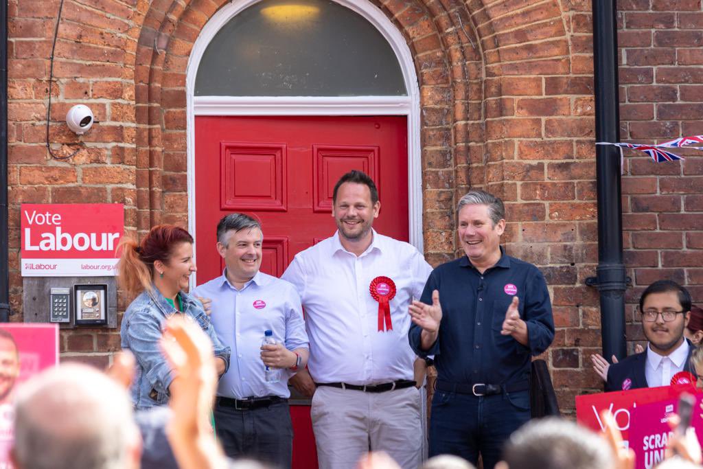 Keir_Starmer's tweet photo. Fantastic to be back in Wakefield with Labour’s brilliant candidate @SimonLightwood.
This Thursday is Wakefield’s chance for a fresh start.
A chance to send a message to the Tories that they can’t ignore: Wakefield deserves better.
#VoteLabour https://t.co/VZVQjvZC4v