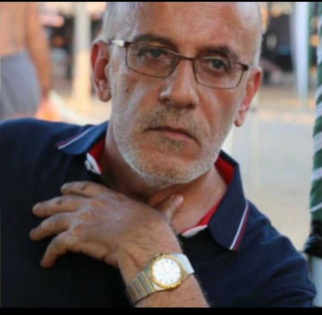 ٣١٩ يوم على اختفاء الوالد #علي_مزيد في #السعودية وما عنا تواصل معه من وقتها. 
ما في حدا بالدولة ولا الرئاسات ولا الأجهزة الرسمية سائل حتى الآن.
#الحرية_لموقوفي_السعودية