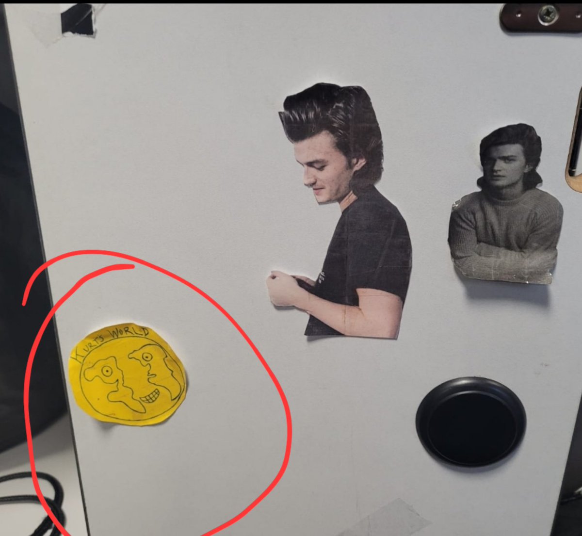 kellylou2803's tweet photo. #kurtposting I put kurt stickers in my locker at my school and in my bedroom https://t.co/GuBmaUyT1x