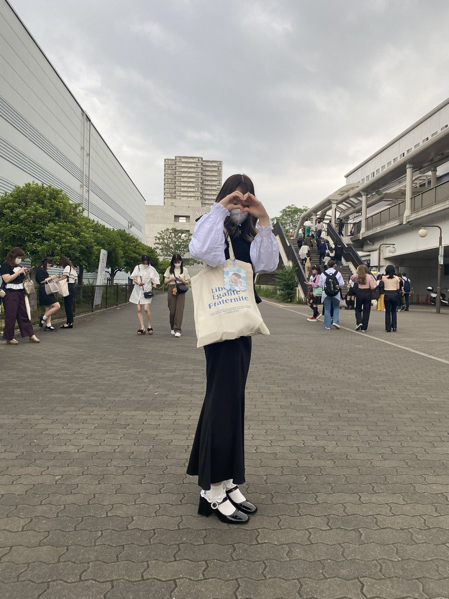 mnx_ptg_0203's tweet photo. ♡0618♡~MONSTA X ミーグリin神戸
きひょんちゃ安定にかわいくて最後までおてて振ってくれるとかとか全然変わりなくて好きすぎた❕🥺🤍
しかも久々にあったモンベベと懐かしい話してガハハガハハできて楽しすぎた^^
(4枚目はきひょんちゃに肘パンされる🦅) https://t.co/n4pAEGaWQu