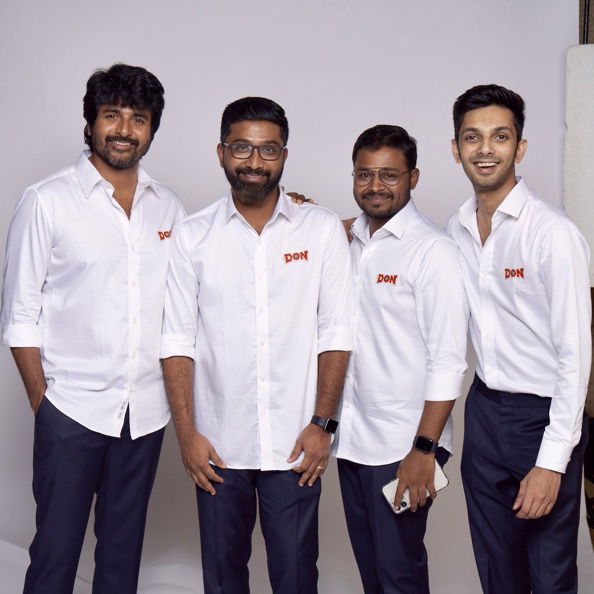 Anirudh_FP's tweet photo. Few pics clicked for the #DonSuccessMeet photoshoot! 👌🏻
@SKProdOffl @anirudhofficial @Siva_Kartikeyan @Dir_Cibi https://t.co/JLHcuNWjYT