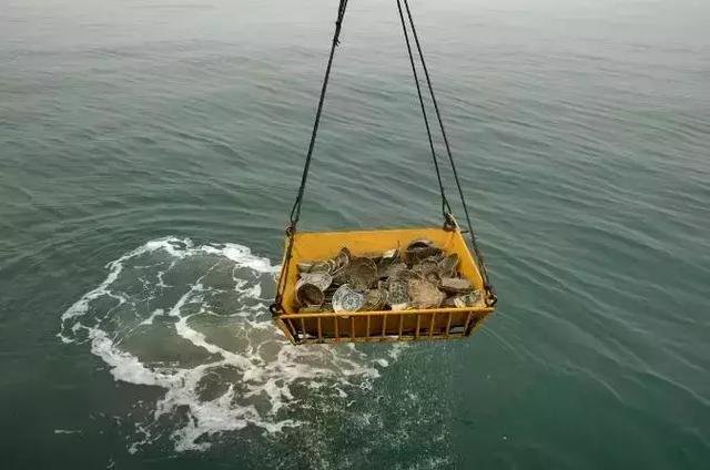 SarahWardAU's tweet photo. #ShipwreckSaturday - today's #WreckoftheWeek is #NanAo1, discovered in 2007, excavated in 2010 and the only late Ming dynasty Longqing Era (1567-1572 CE) merchant shipwreck that evidences pirates of the ancient Maritime Silk Route 🏴☠️⛵️💦
#shipwrecks #MaritimeArchaeology #China https://t.co/7SxzUTn814
