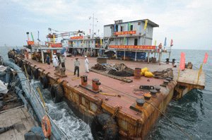 SarahWardAU's tweet photo. #ShipwreckSaturday - today's #WreckoftheWeek is #NanAo1, discovered in 2007, excavated in 2010 and the only late Ming dynasty Longqing Era (1567-1572 CE) merchant shipwreck that evidences pirates of the ancient Maritime Silk Route 🏴☠️⛵️💦
#shipwrecks #MaritimeArchaeology #China https://t.co/7SxzUTn814