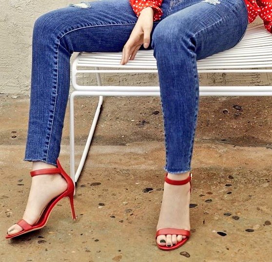 AsianLegsLover's tweet photo. Isn't this hot? https://t.co/7IzDrHvM92