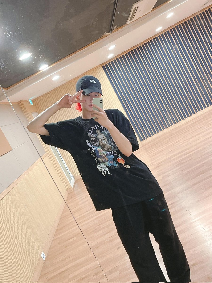 p1harmonyp1ece's tweet photo. Theo weverse update

#피���하모니 #P1Harmony #P1H @P1H_members @P1H_official https://t.co/lLl45FyE4G
