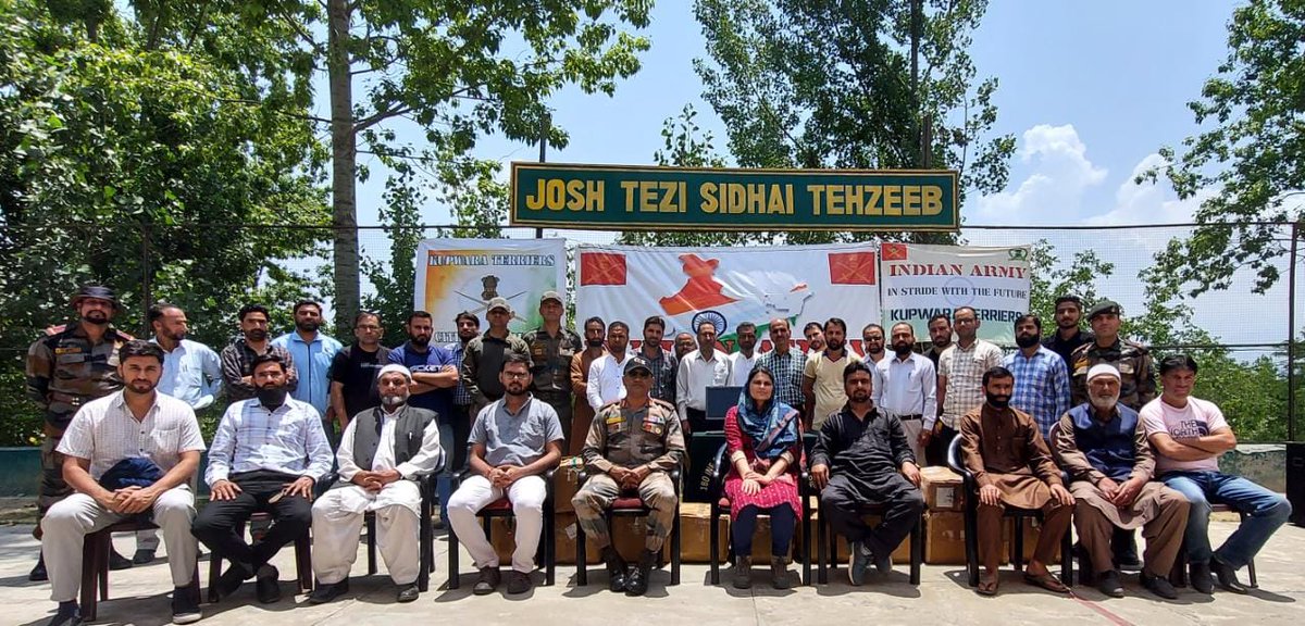 GulzarRaied's tweet photo. The schools welcomed the joint initiative of Army and the foundation and assured the team that the school will ensure that the students benefit from the computers provided to them.
#Kashmir
#Nayakashmir
#clx
#18JUN22KT https://t.co/rQbDnaWMtg