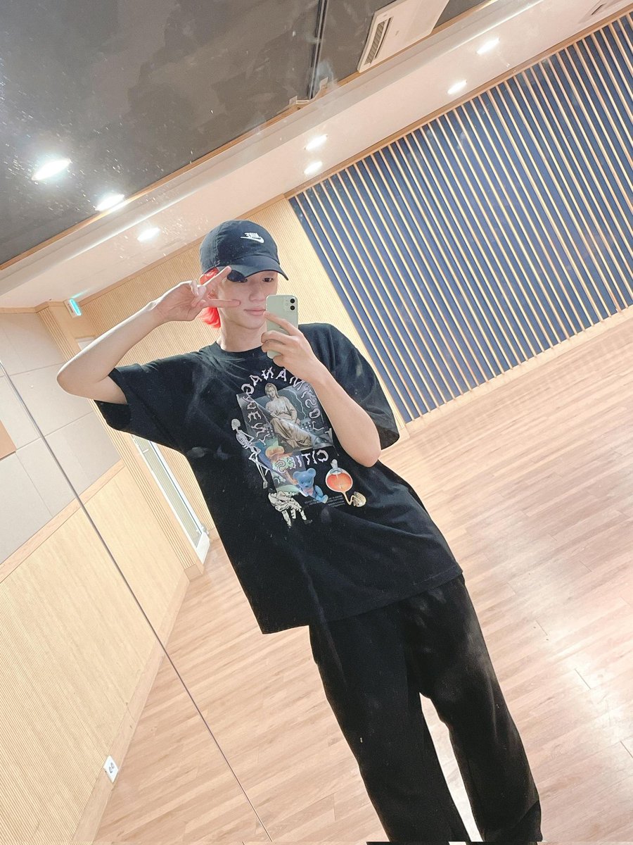 p1harmonyp1ece's tweet photo. Theo weverse update

#피���하모니 #P1Harmony #P1H @P1H_members @P1H_official https://t.co/lLl45FyE4G