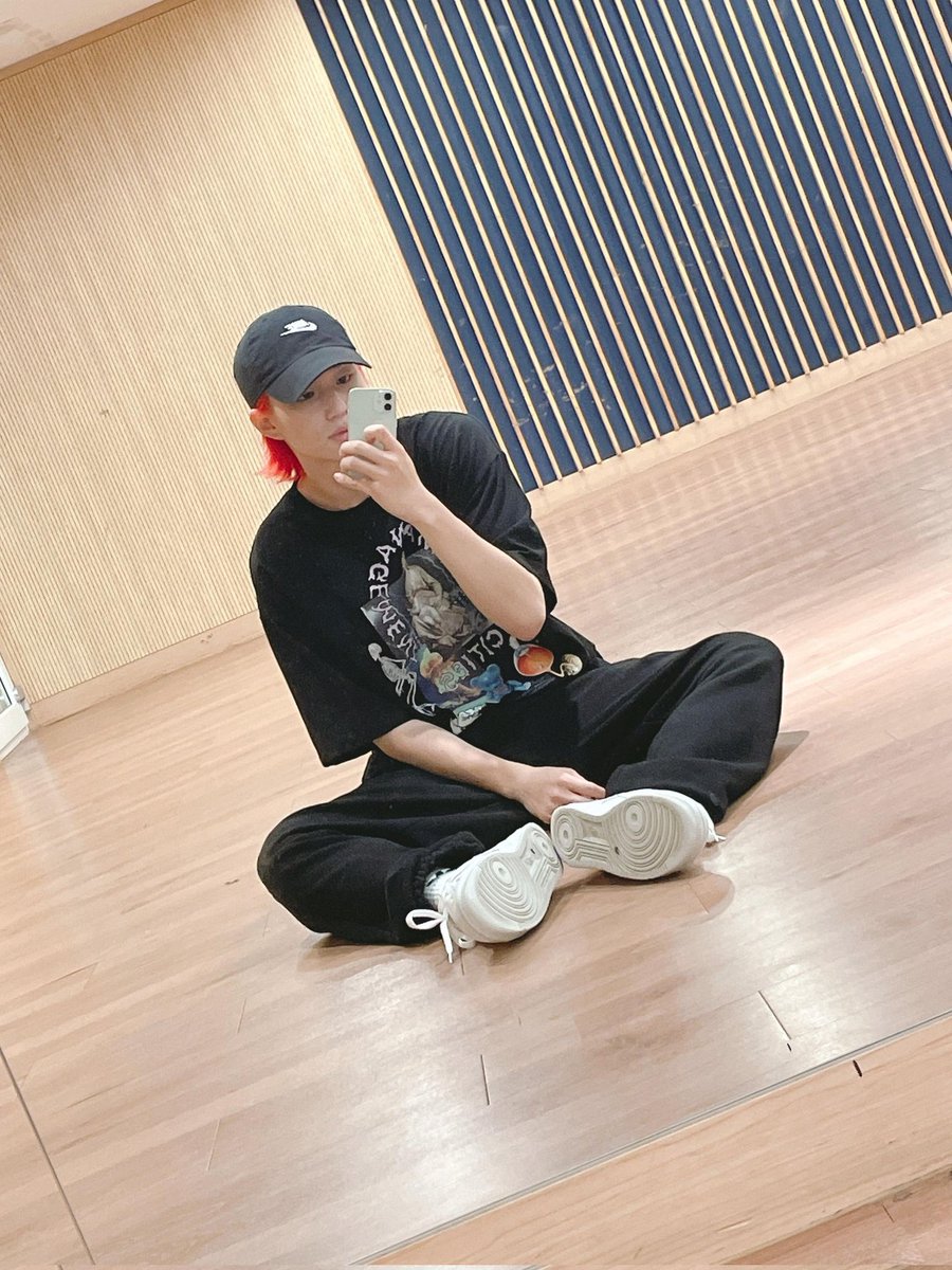 p1harmonyp1ece's tweet photo. Theo weverse update

#피���하모니 #P1Harmony #P1H @P1H_members @P1H_official https://t.co/lLl45FyE4G