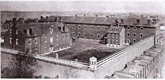 LinConspirators's tweet photo. #OTD June 18, 1865: After guards noticed that #EdmanSpangler’s mind seemed to be wandering, the conspirators were examined by doctors Porter &amp; Gray, who recommended they all be given outdoor time &amp; reading material. Most of the conspirators got an hour of time in the prison yard. https://t.co/x24bII75Ux