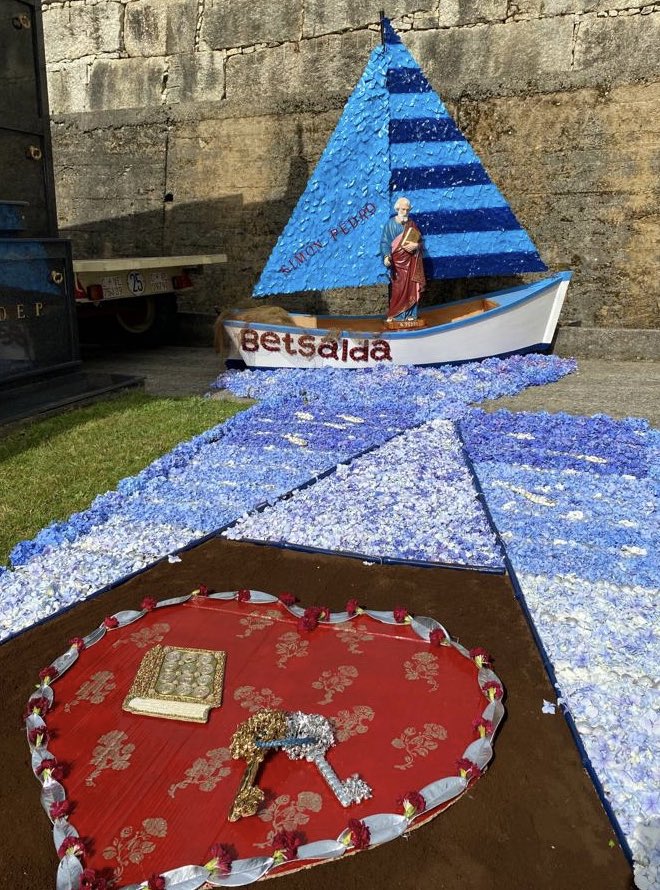 Mvfaraldo's tweet photo. Parte del gran trabajo realizado por alfombristas de #Perbes y #Miño con motivo de las fiestas de #Corpus en #Perbes
Enhorabuena!!
#AlfombrasCorpus2022
@ConcelloMino @AlfombristasGAL
#Miñotenpresente #Miñoéfuturo
#MiñoAvanza #EnCaMiño https://t.co/3TAsP7L46w