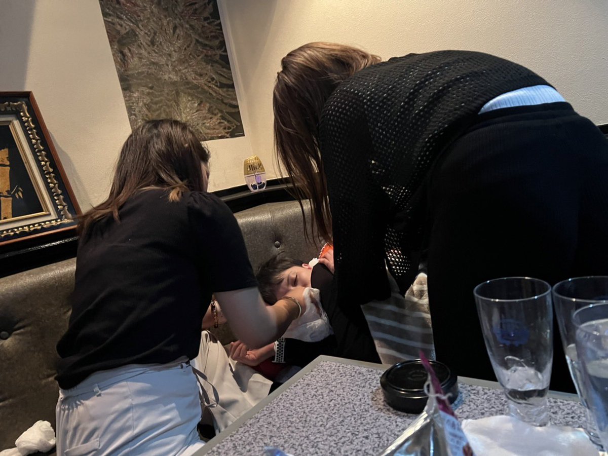 0326monro's tweet photo. お酒に飲まれて頭パッカーン。
4針で収まって良かった。

いい経験。
何事も経験しないと分からない。
友達に恵まれて幸せ。

酔っ払って頭縫われる人と繋がりたい

人生生きてるだけで丸儲け https://t.co/Eox61QlUO8
