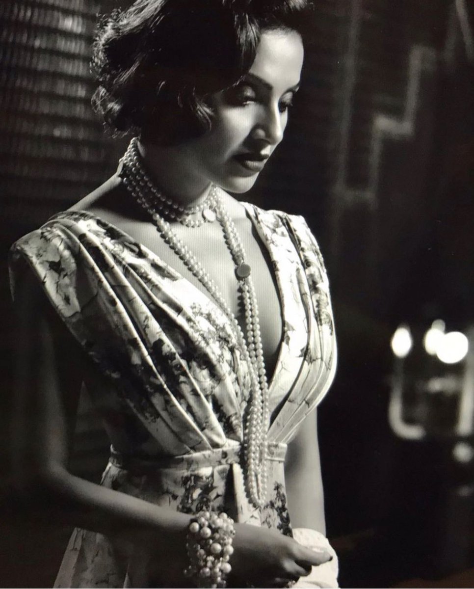 filmfare's tweet photo. Old world charm, that's how #BipashaBasu rolls! ❤️ https://t.co/Y7WfPr5dPD