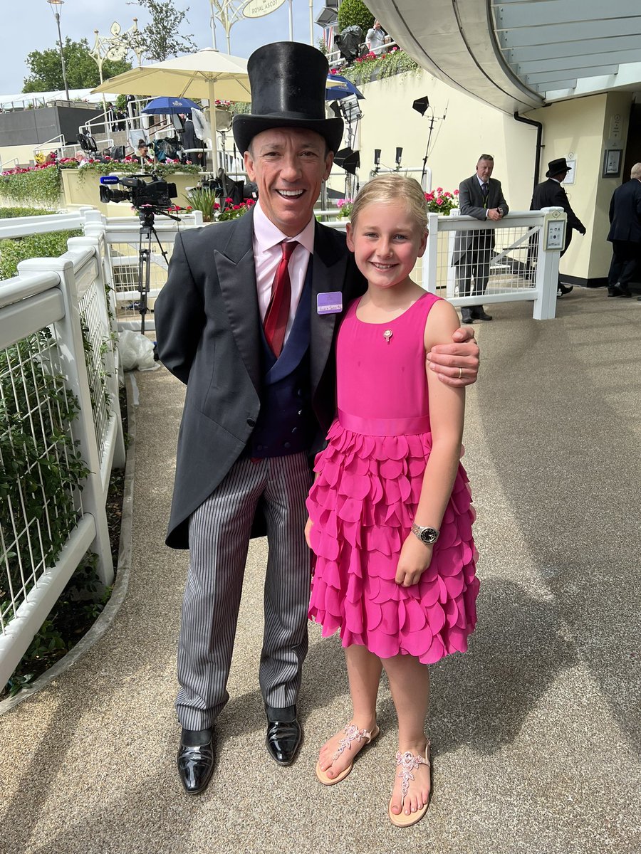 FOBRacing's tweet photo. Amazing that @RunningForRW is now an official @Racingwelfare ambassador 

If you see her @Ascot today, stop and say hello #GoOnFrejaLass https://t.co/N8M2dAwOY6