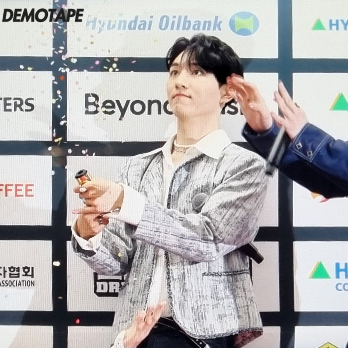 220618 #키노 #펜타곤
#PENTAGON #KINO 
형구 좀 있으면 유니버스 함성 듣는다 ✨️