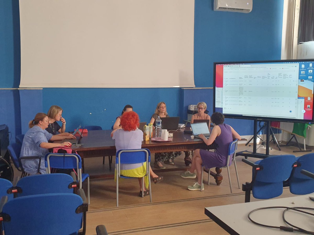 active_cre's tweet photo. Day 3: Updating Mobility Tool

#ErasmusPlus #creactive @sepiegob https://t.co/nR82kFYdVx