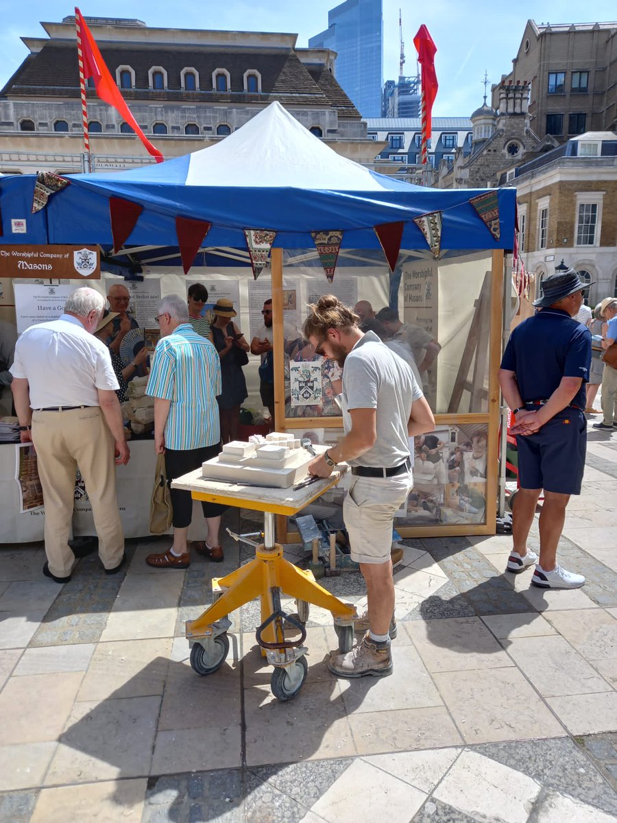 CburyCathedral's tweet photo. Our Cathedral Stonemasons are enjoying their day showing their work with the Worshipful Company of Masons at the #BecketPageant ⚒

We are grateful to the Company for kindly supporting our work and we are delighted to to be working in partnership with @ForBecket 🏰 https://t.co/sVlKnoSQRa